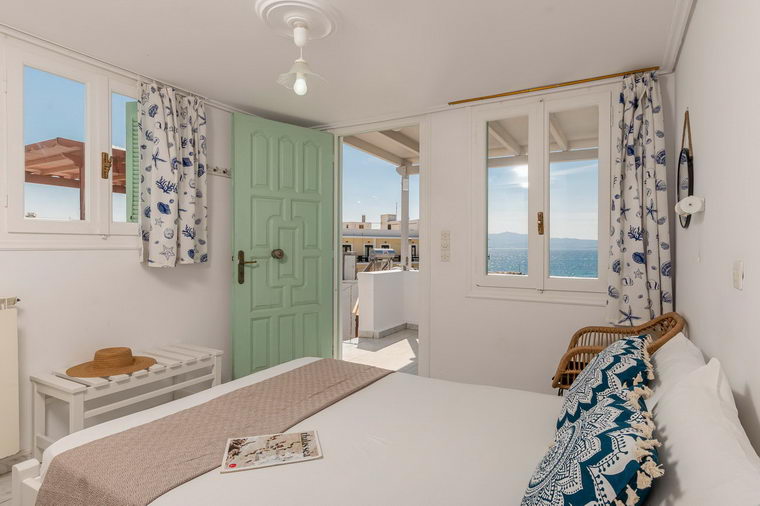 Top Floor Studio with sea view